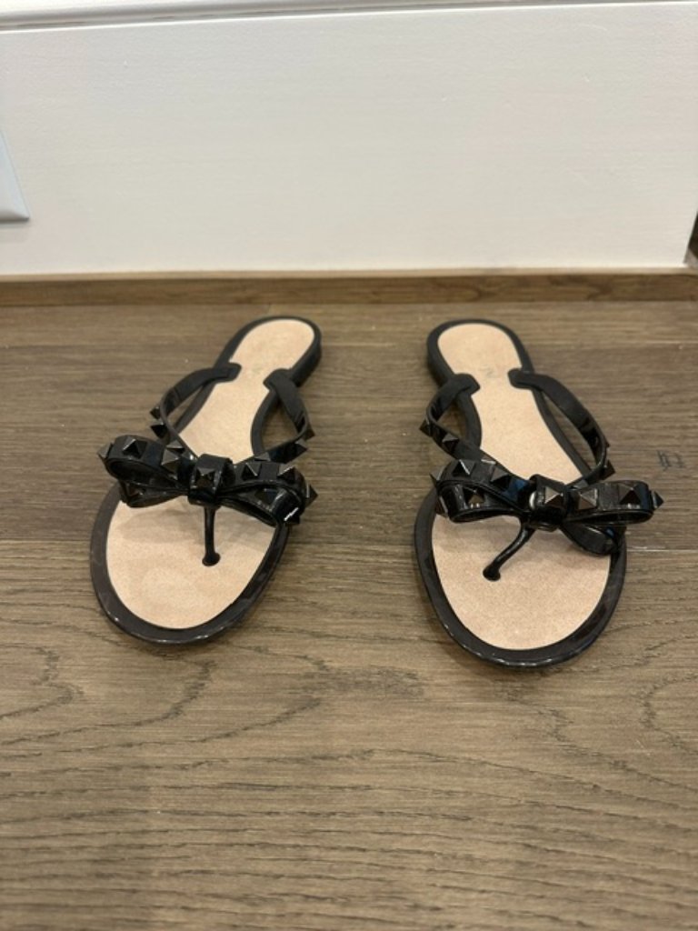 Valentino Garavani Rockstud Flat Jelly Sandals Black/Silver Sz39